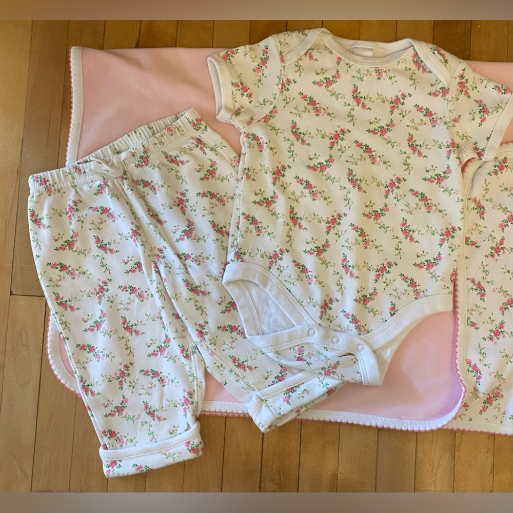 3 Piece Pink and White Floral Onsie, Pants, and Blanket from vintage Baby GAP